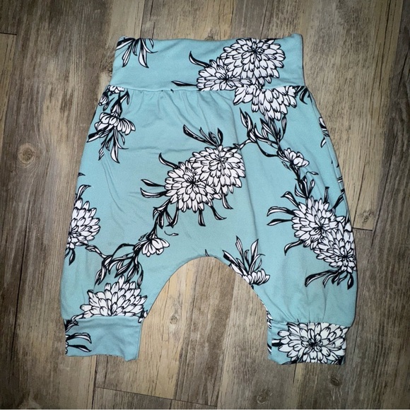 Floral Harem Pants - Picture 3 of 6